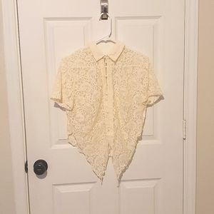 White Shortsleeve Top